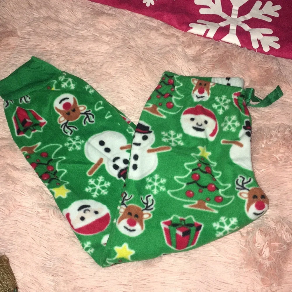NWT Children’s Place Unisex Two Piece Christmas Holiday Flannel Pajama Set